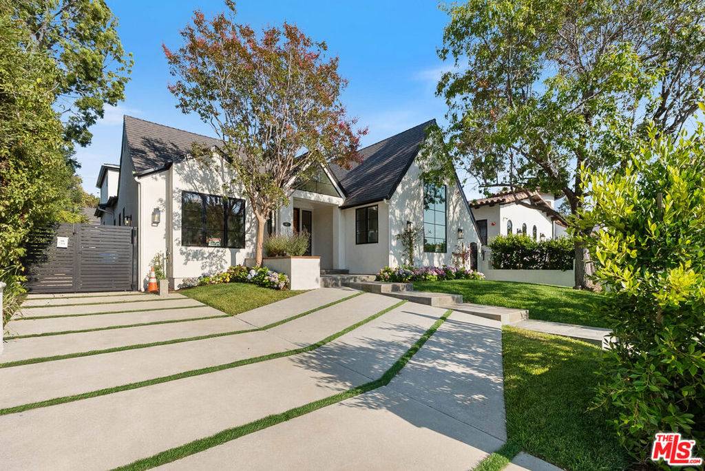Los Angeles, CA 90005,832 S Muirfield RD