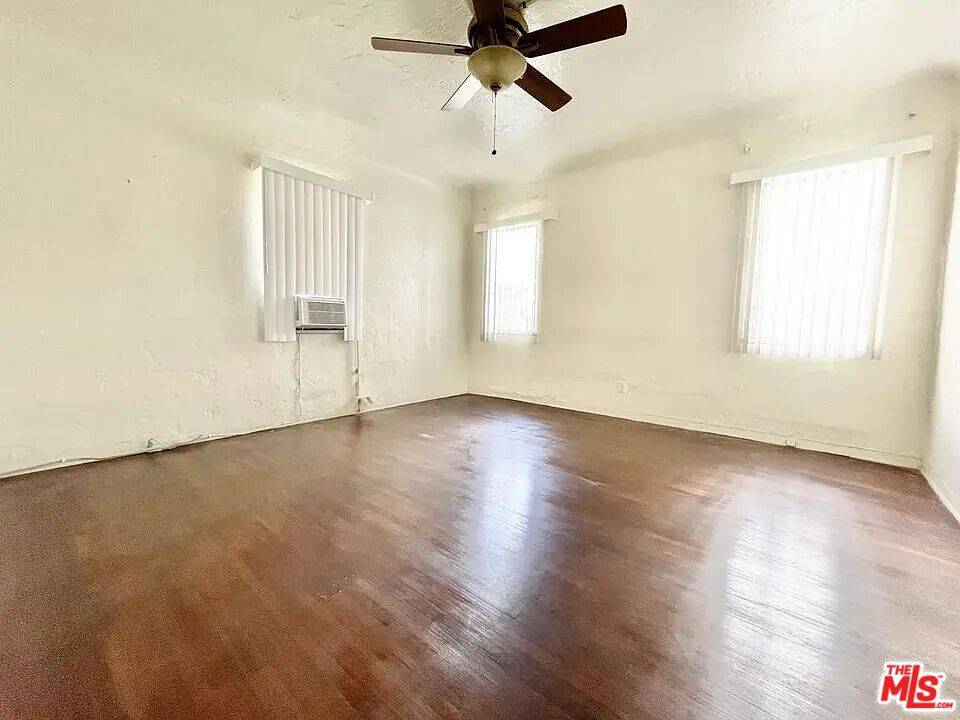 Los Angeles, CA 90035,8761 Cashio ST