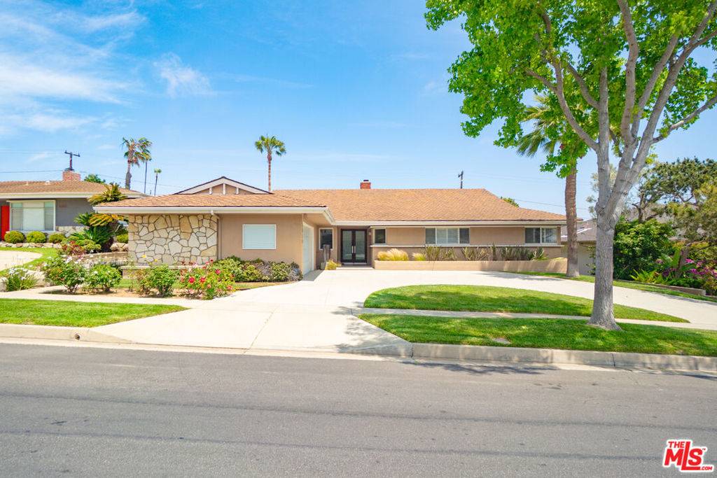 5210 S Corning AVE,  Los Angeles,  CA 90056