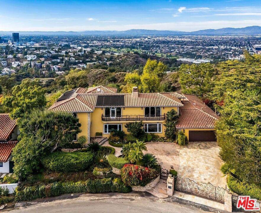 Los Angeles, CA 90068,3595 Wonder View DR