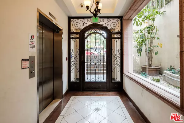 Studio City, CA 91602,11582 Moorpark ST #204