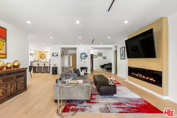 Valley Village, CA 91607,5860 Alcove AVE