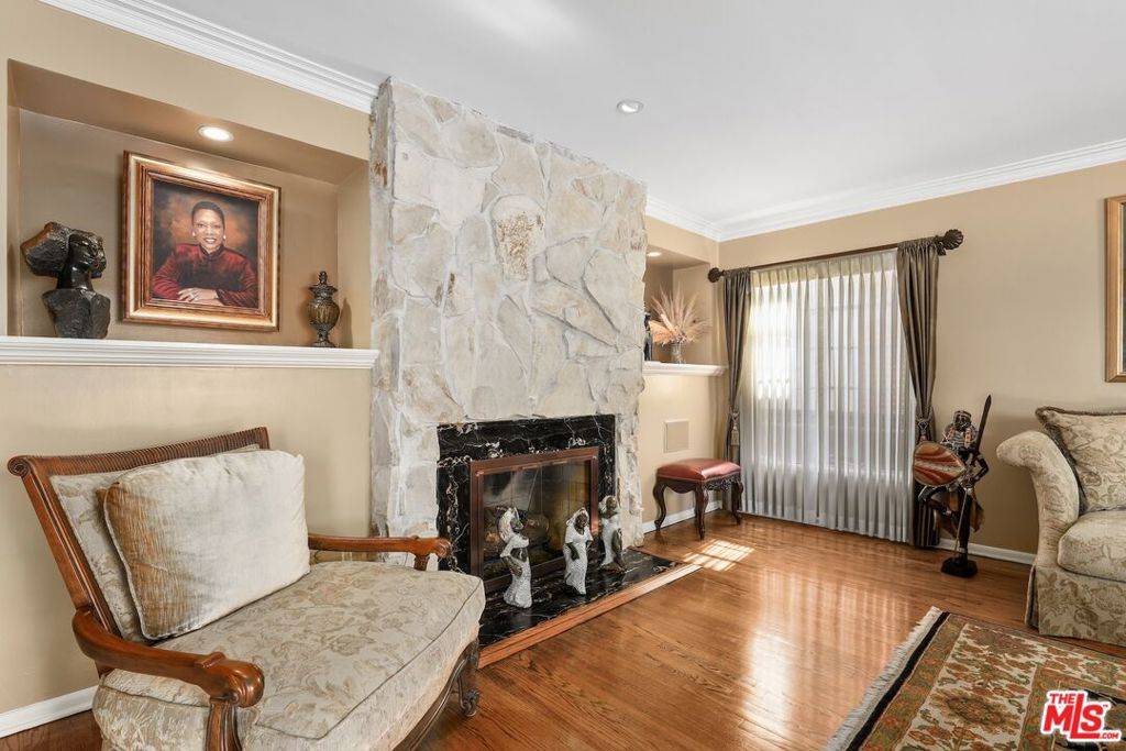 View Park, CA 90008,4152 Mount Vernon DR