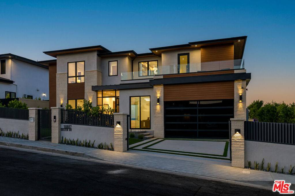 Tarzana, CA 91356,18807 Edleen DR
