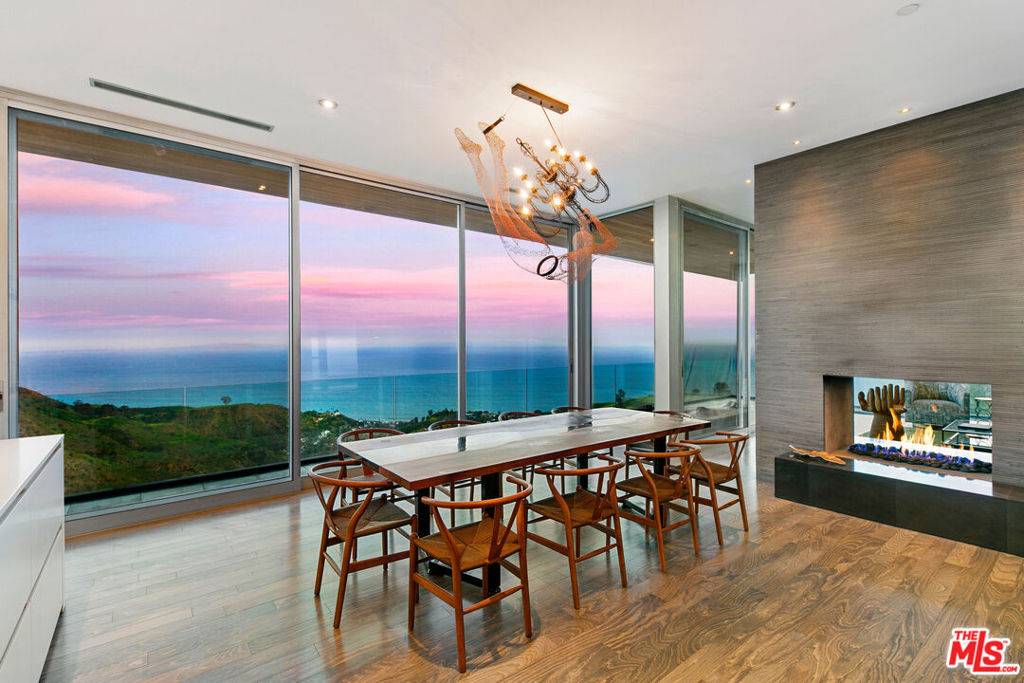 21766 Azurelee DR, Malibu, CA 90265