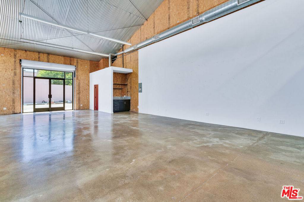 Los Angeles, CA 90039,1875 Blake Ave