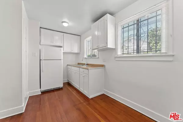 Los Angeles, CA 90026,2522 London ST