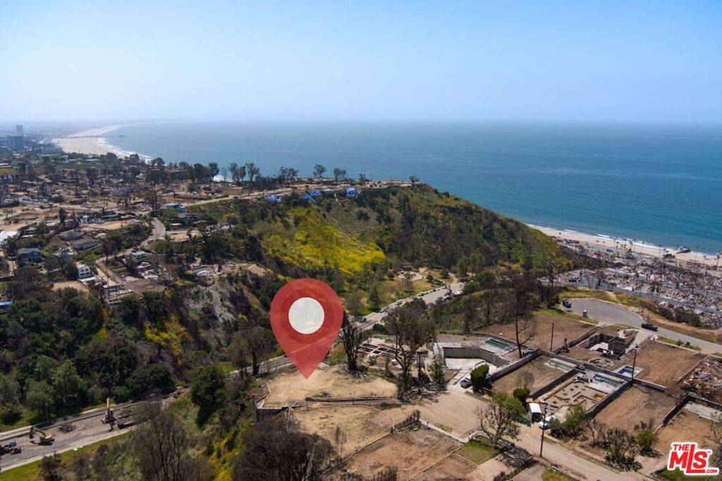 Pacific Palisades, CA 90272,15851 Seabec CIR