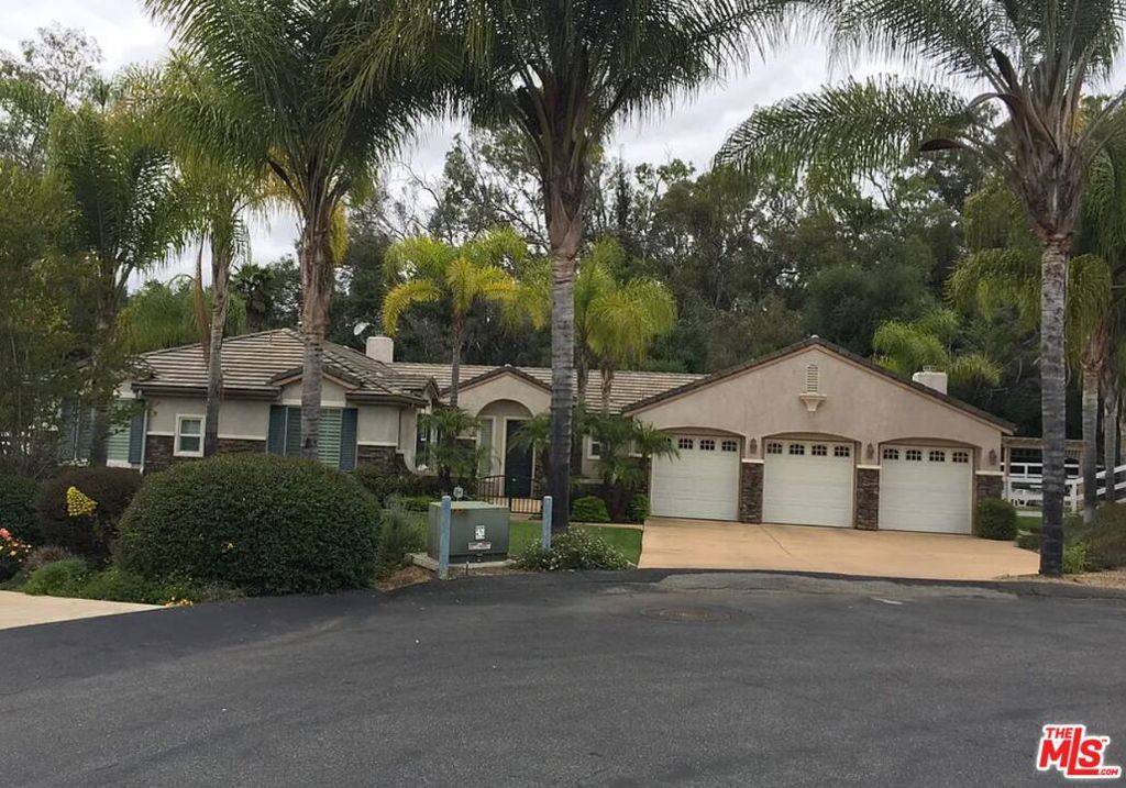 1808 Fallbrook Oaks CT, Fallbrook, CA 92028