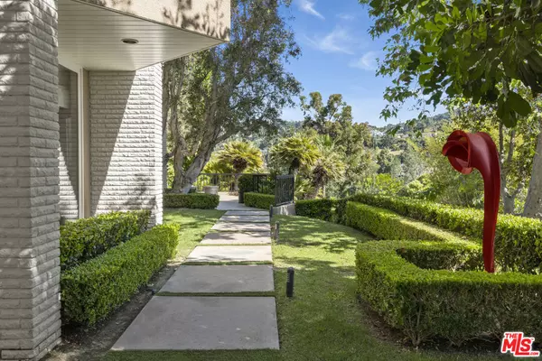 Encino, CA 91436,16101 Valley Meadow PL