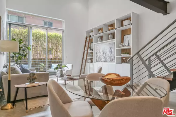 West Hollywood, CA 90046,1220 N Orange Grove AVE #4