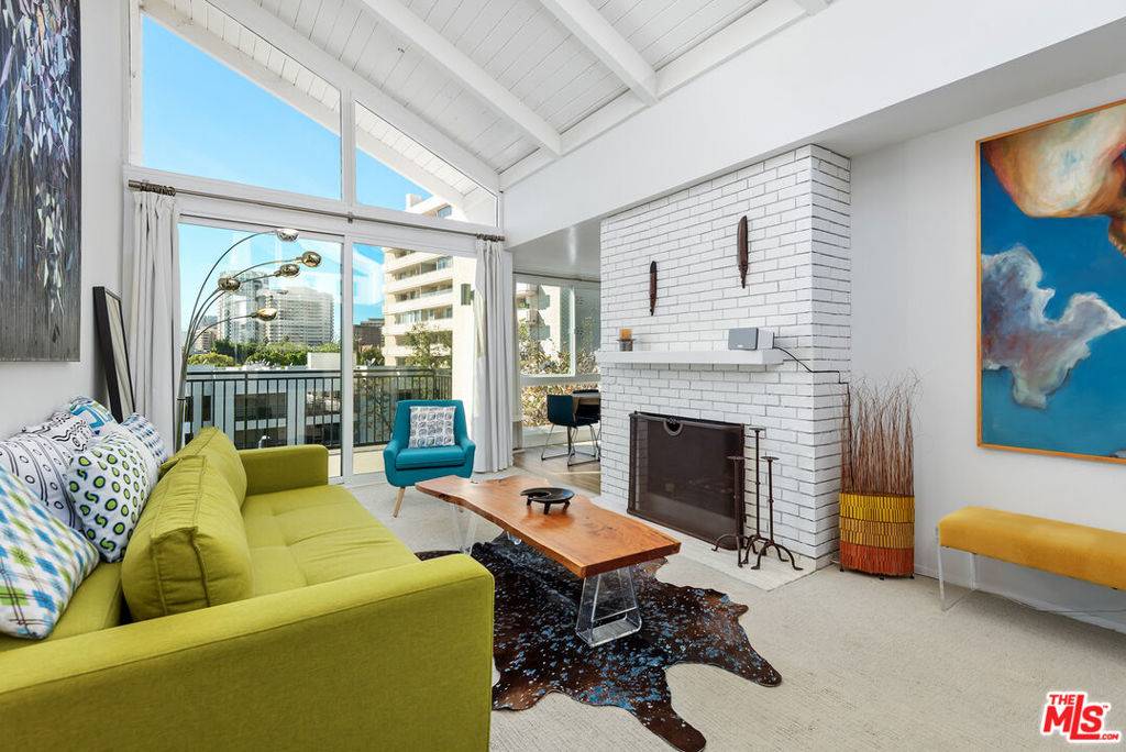 1340 S Beverly Glen BLVD #313, Los Angeles, CA 90024