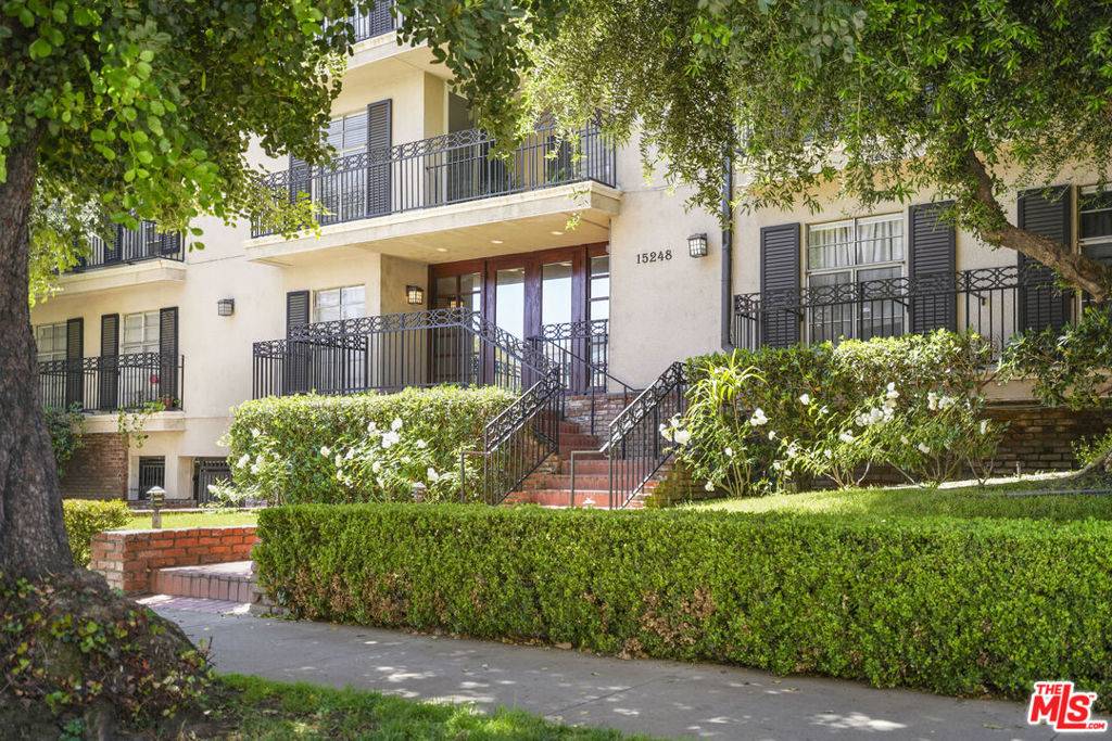 Sherman Oaks, CA 91403,15248 Dickens ST #108