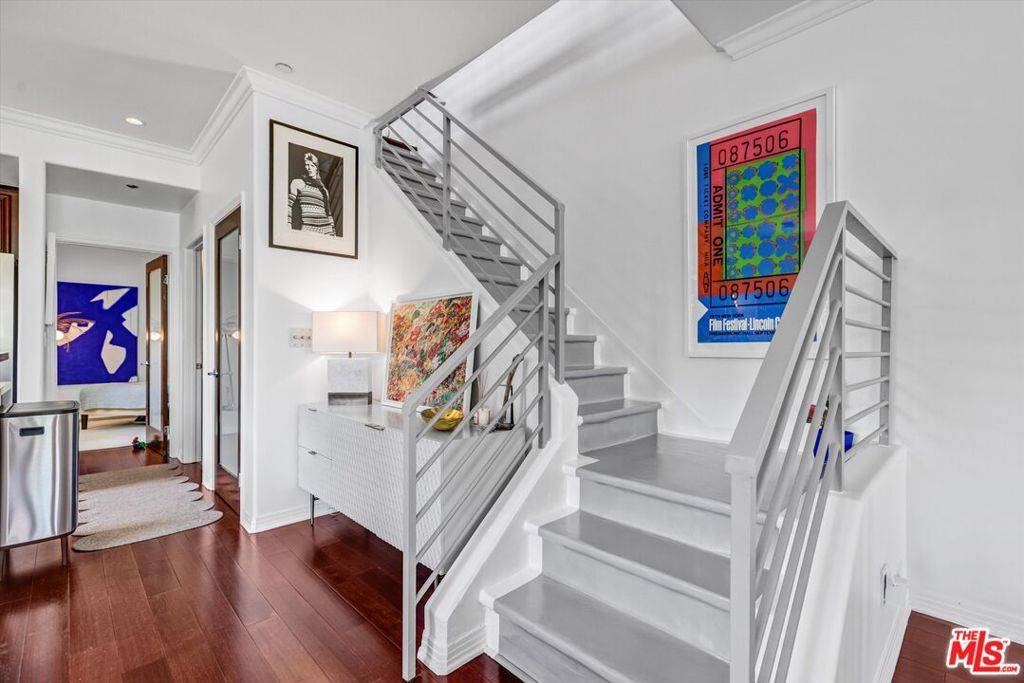 Los Angeles, CA 90046,1153 N Formosa AVE #2