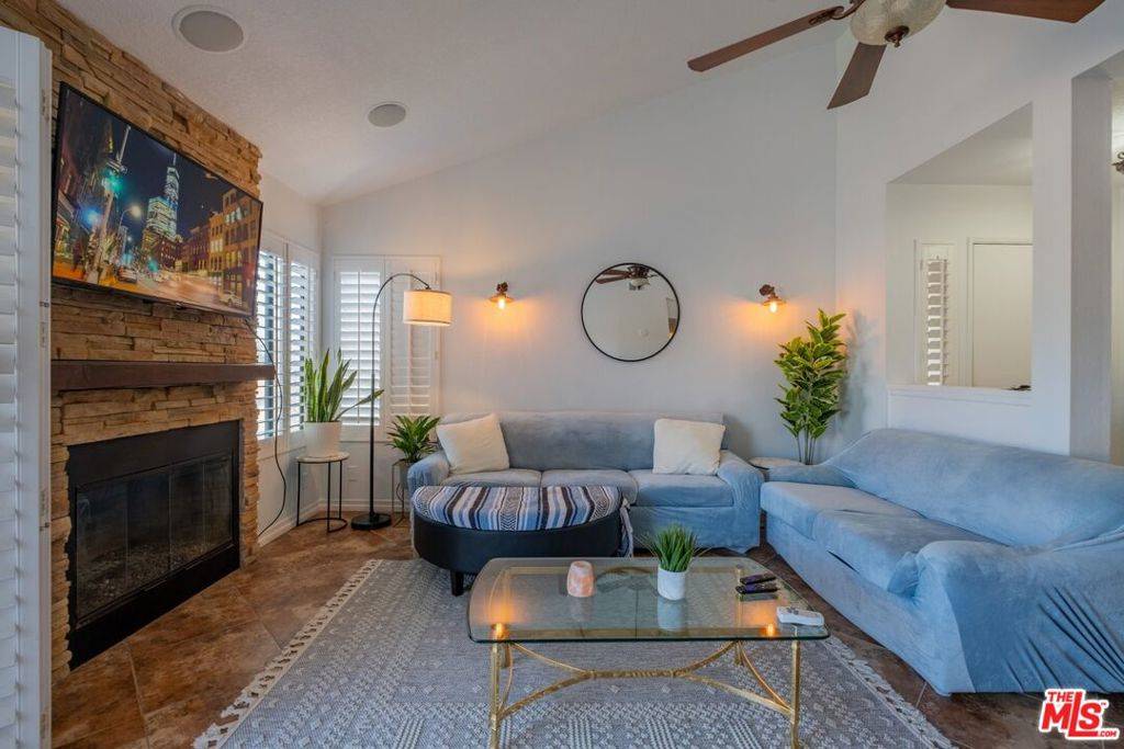 Huntington Beach, CA 92649,4852 Cabana DR #202