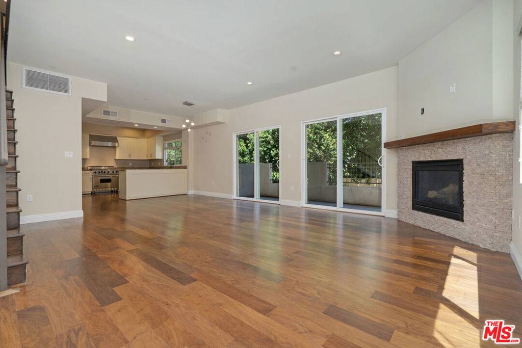 4428 Fulton AVE #105, Sherman Oaks, CA 91423