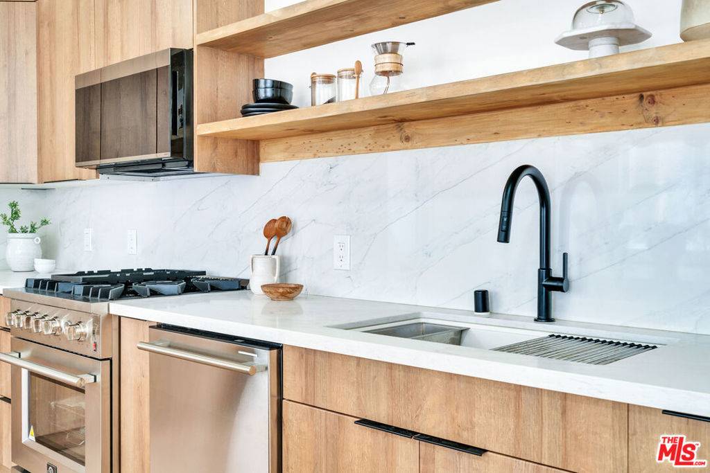 Playa Vista, CA 90094,13200 Pacific #207