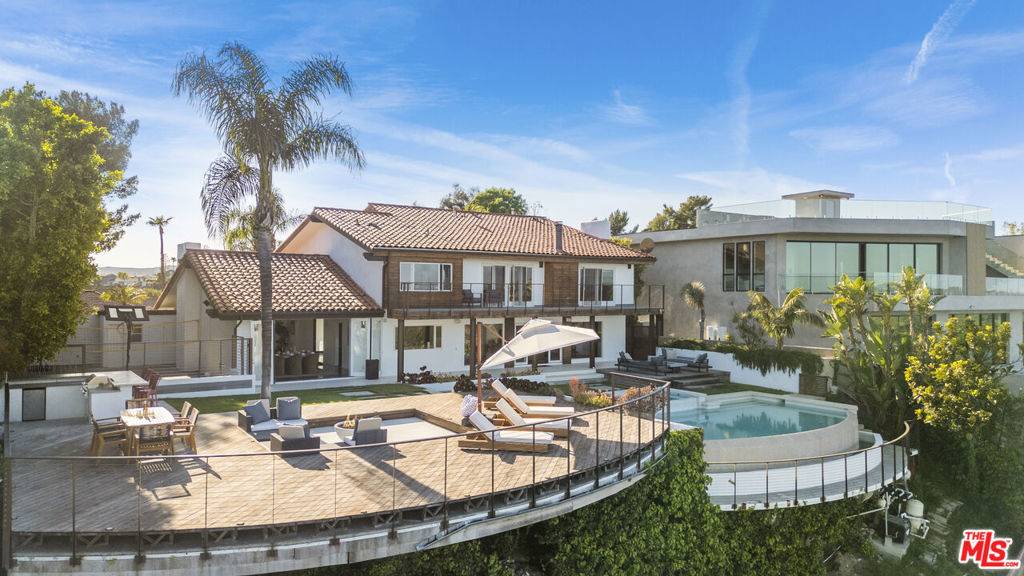 2028 Stradella RD, Los Angeles, CA 90077