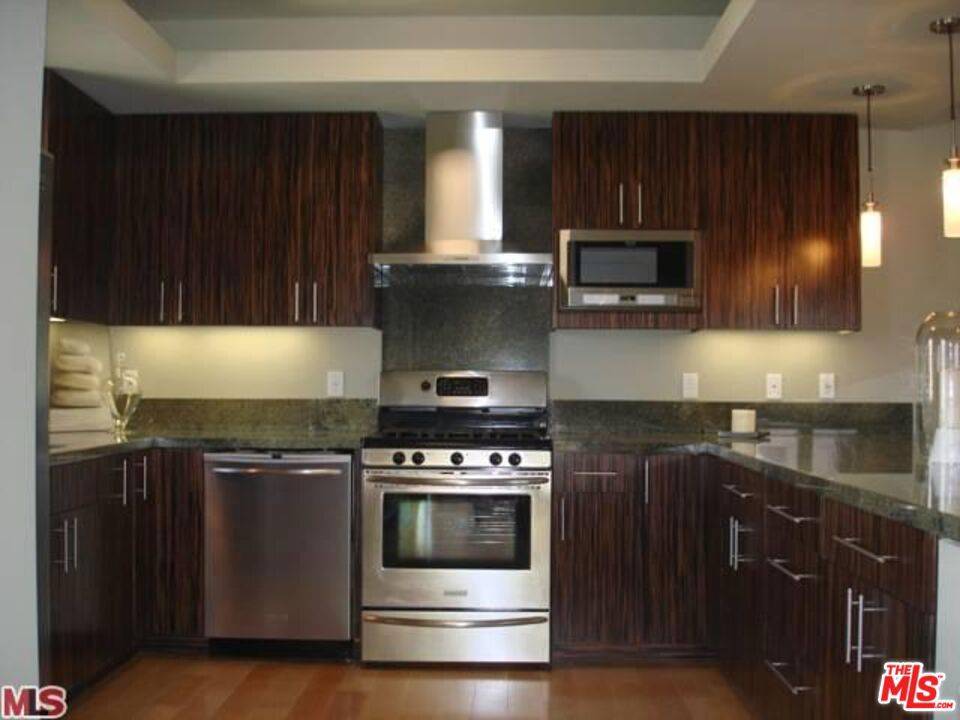 Los Angeles, CA 90025,1529 S Westgate AVE #301