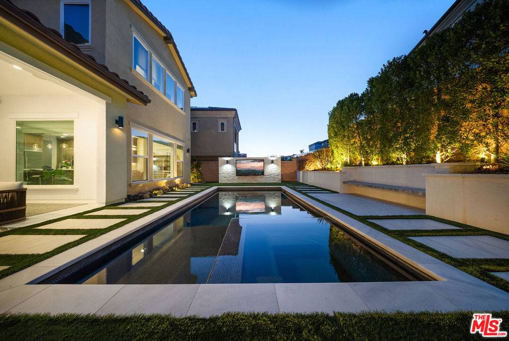 20643 W Wood Rose CT, Porter Ranch, CA 91326