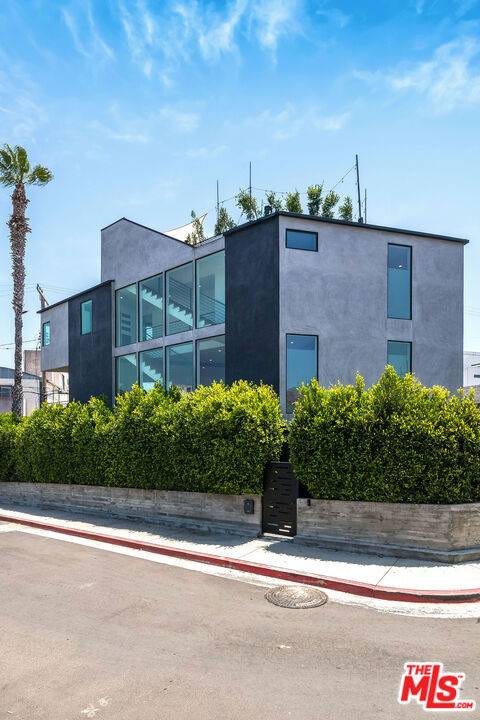 Venice, CA 90291,126 Thornton PL