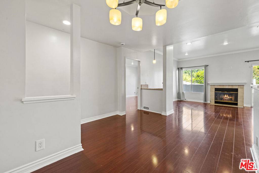 Sherman Oaks, CA 91401,5420 Sylmar AVE #117
