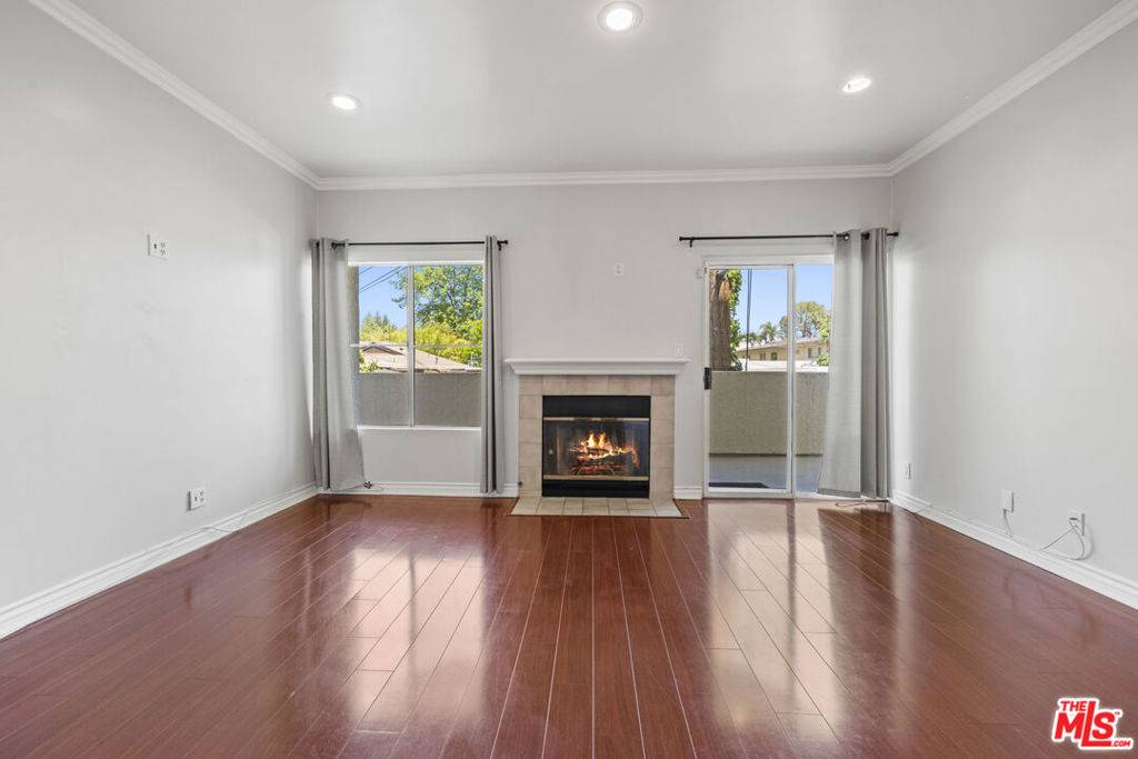 Sherman Oaks, CA 91401,5420 Sylmar AVE #117