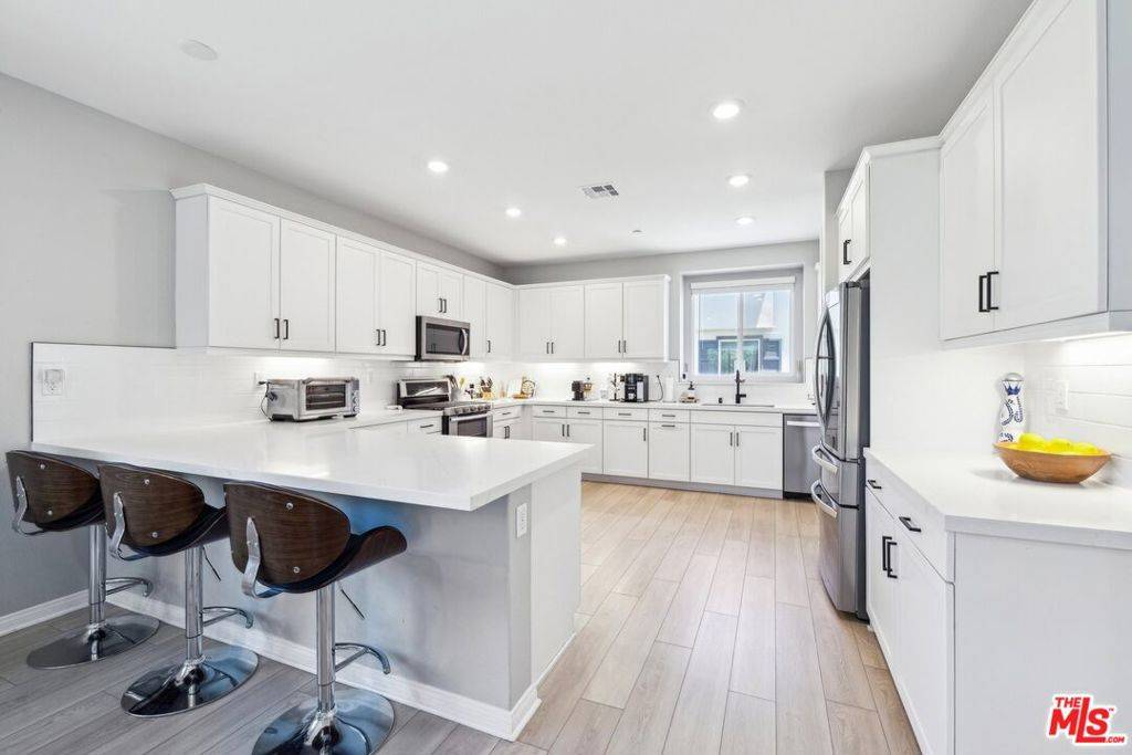 Inglewood, CA 90301,782 Daniel Freeman CIR