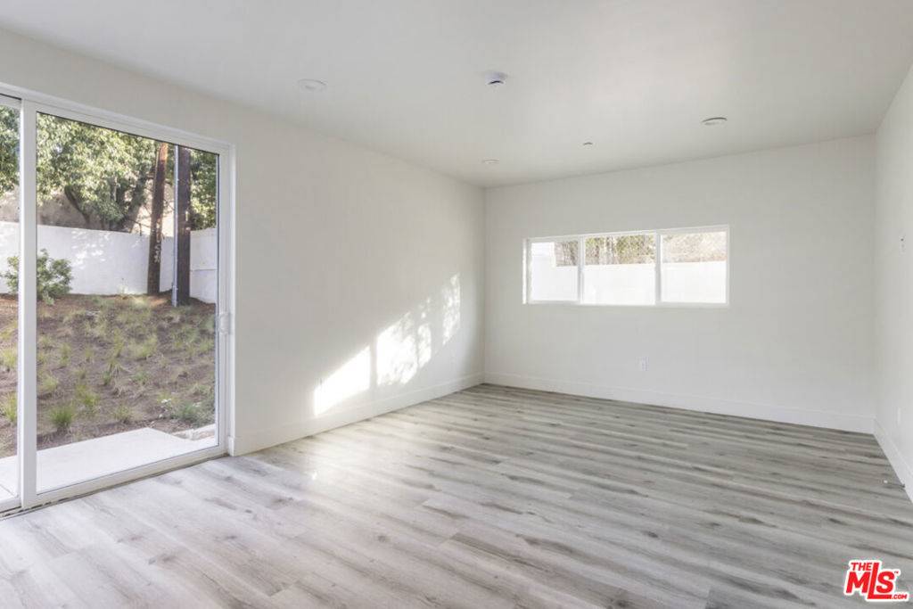Los Angeles, CA 90065,3210 1/2 Verdugo RD