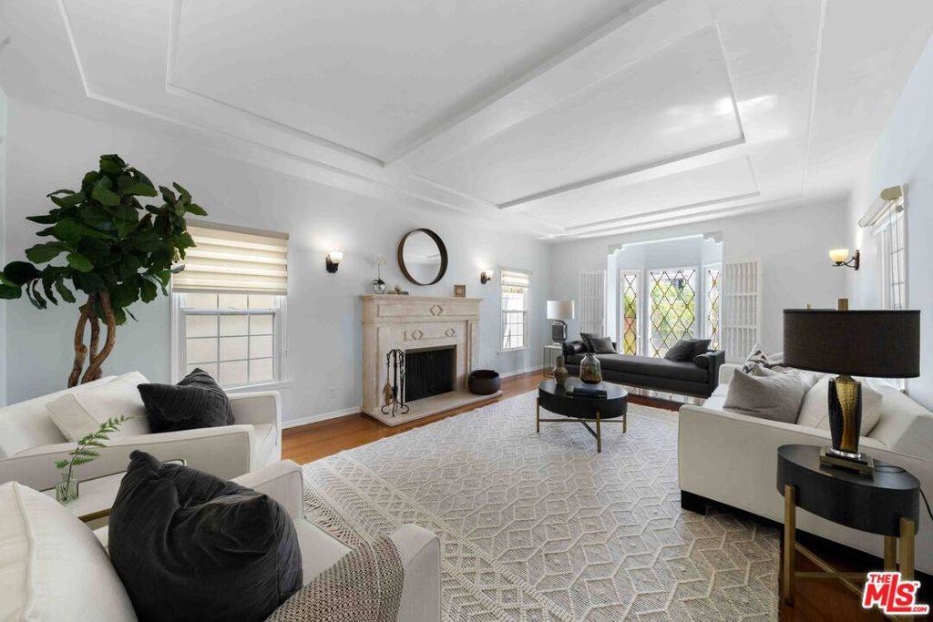 865 S Lucerne BLVD, Los Angeles, CA 90005