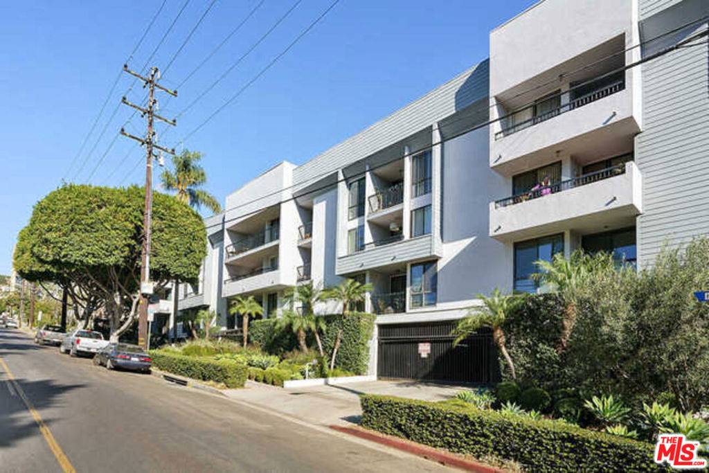 906 N Doheny DR #404, West Hollywood, CA 90069