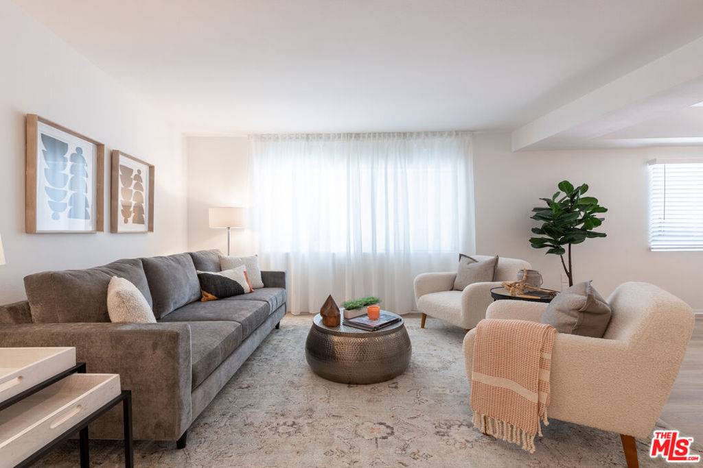 Studio City, CA 91604,13220 Valleyheart DR #102