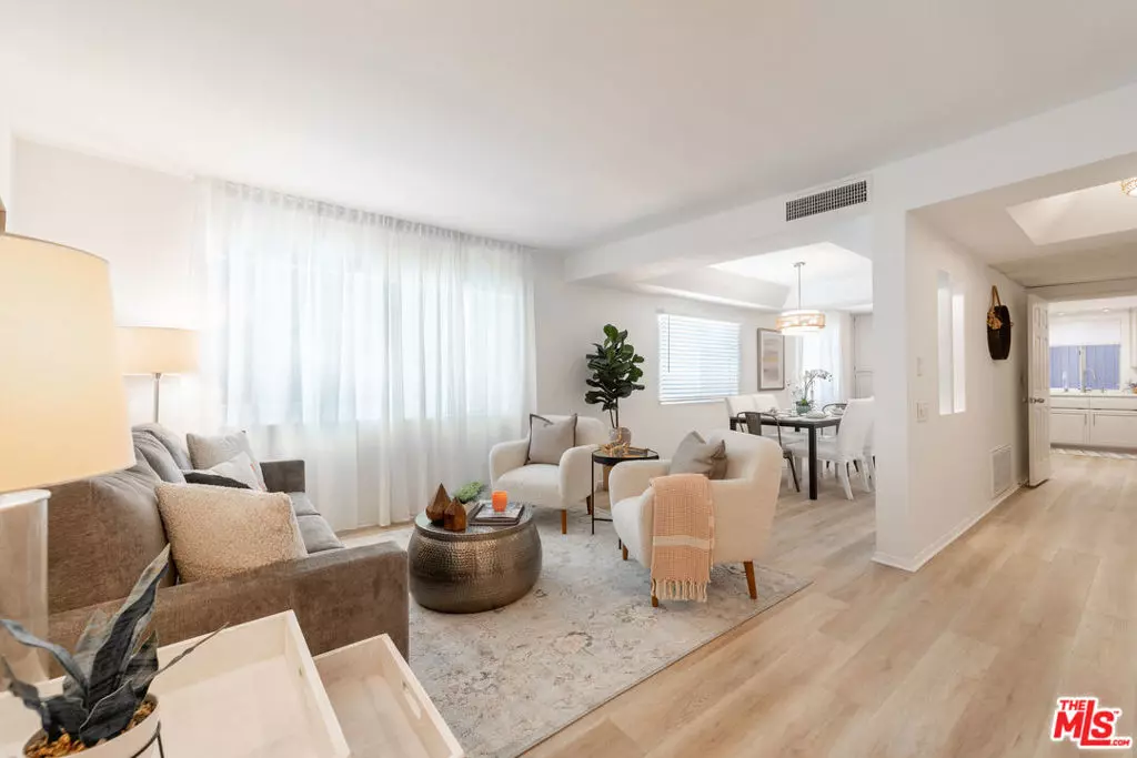 Studio City, CA 91604,13220 Valleyheart DR #102