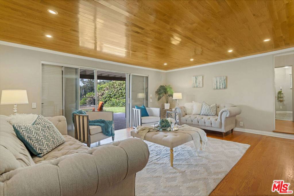 Los Angeles, CA 90031,1163 Montecito DR
