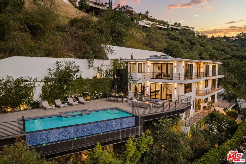 3820 Knobhill DR, Sherman Oaks, CA 91423