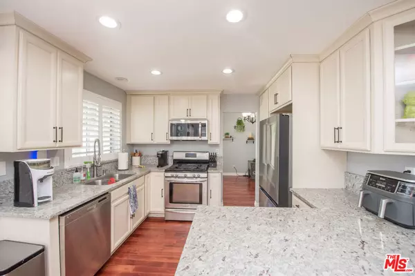 Anaheim, CA 92805,1085 E Oak ST
