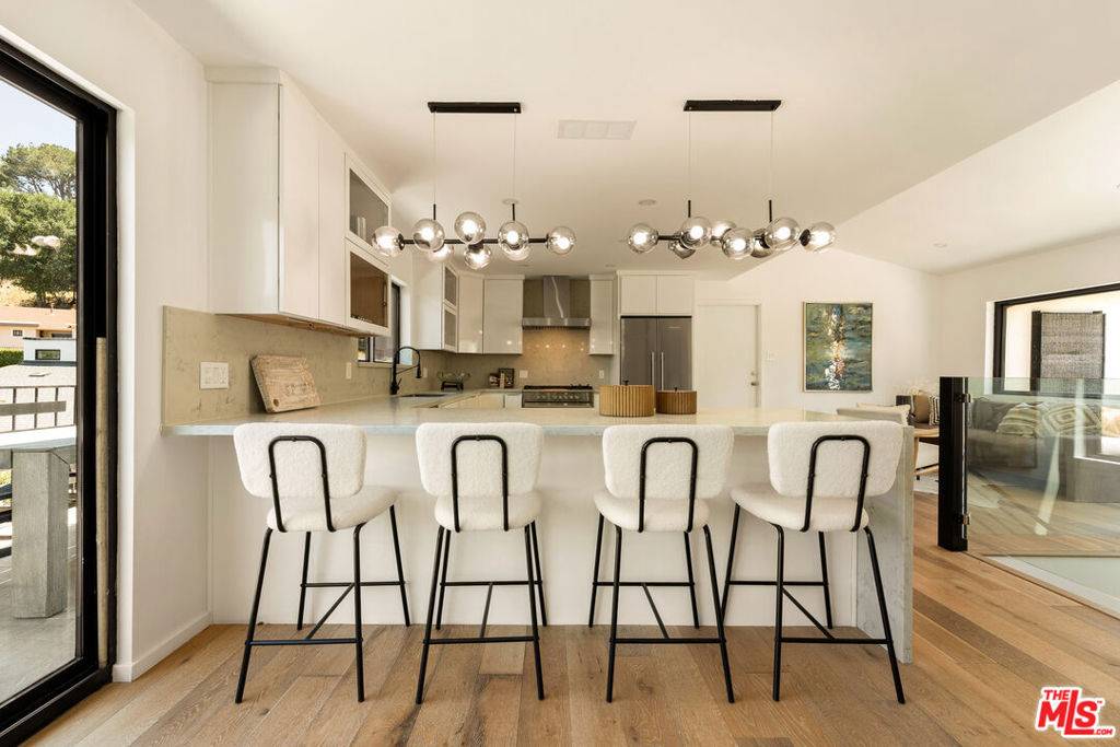 Studio City, CA 91604,11587 Sunshine TER
