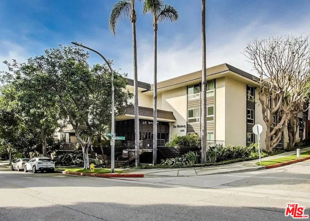 6001 Canterbury DR #206, Culver City, CA 90230
