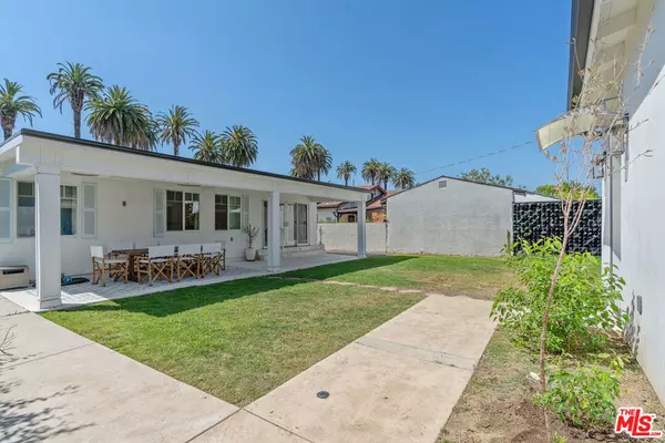 Los Angeles, CA 90019,1152 S Windsor BLVD