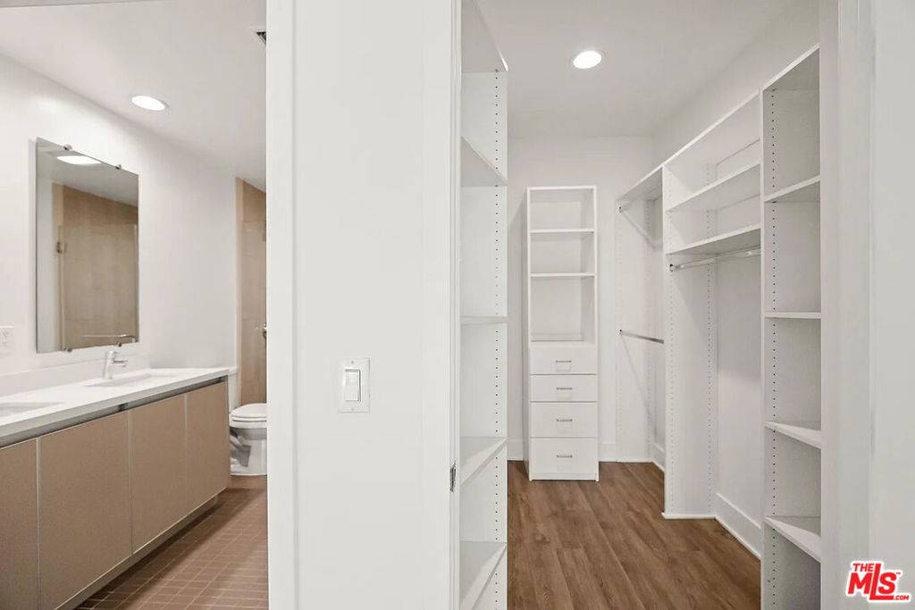 Sherman Oaks, CA 91411,5308 Sepulveda BLVD #217