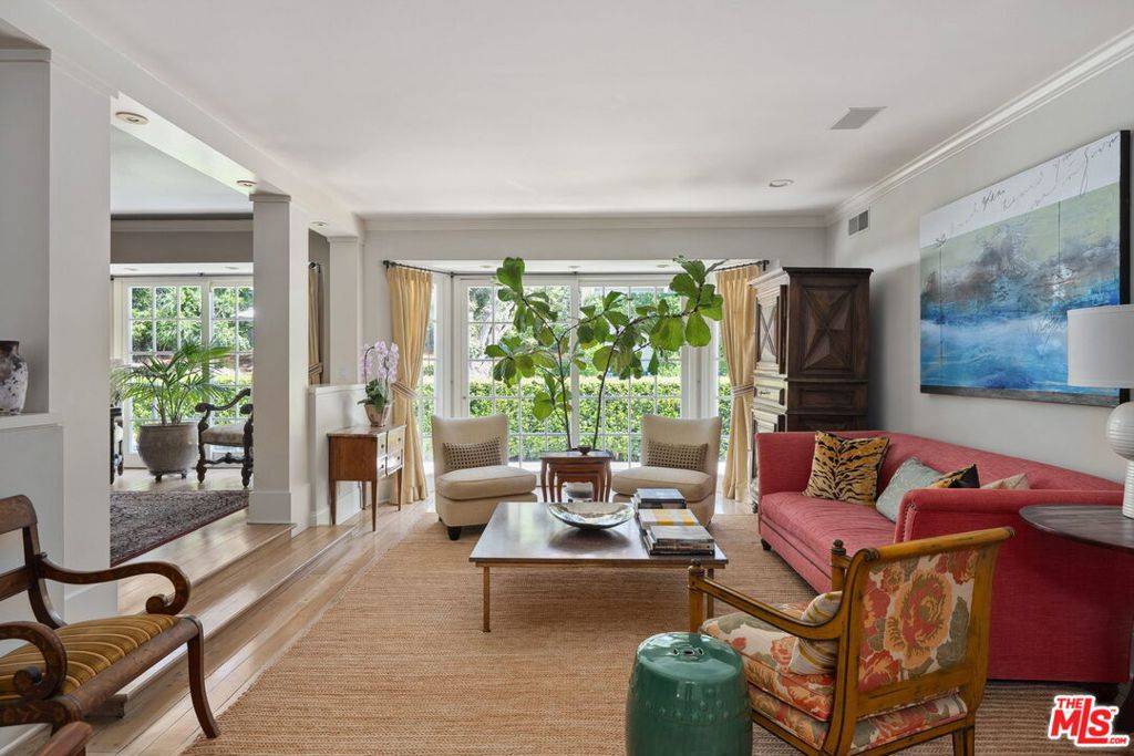 Woodland Hills, CA 91364,4658 Del Moreno DR