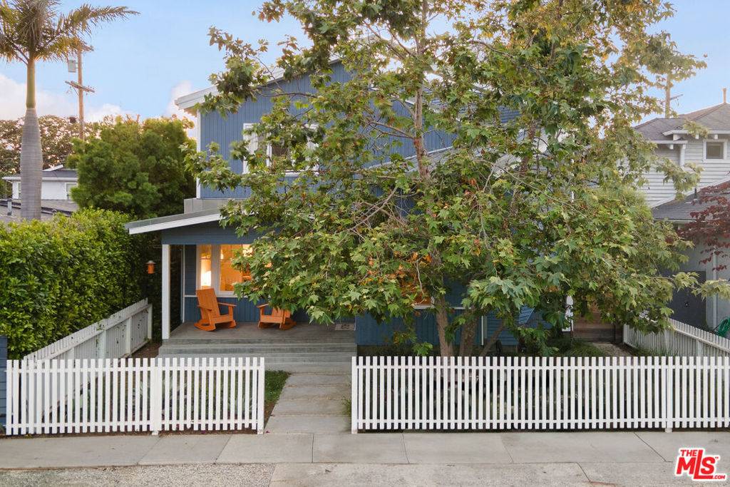 Venice, CA 90291,729 Superba AVE
