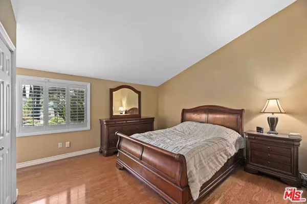 Woodland Hills, CA 91367,20315 Clark ST
