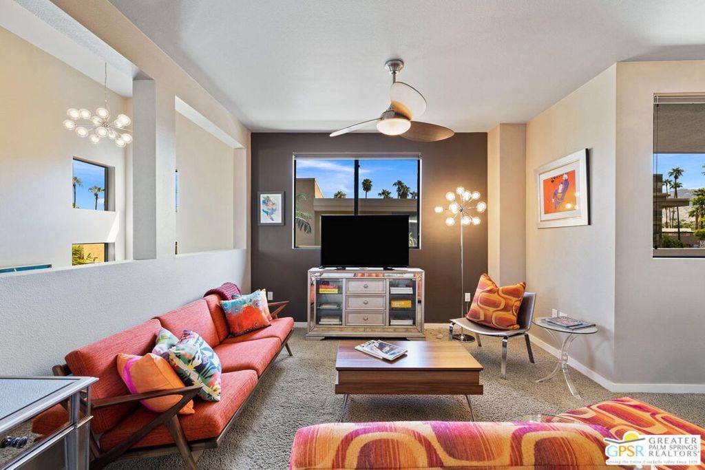 930 E Palm Canyon DR #204, Palm Springs, CA 92264
