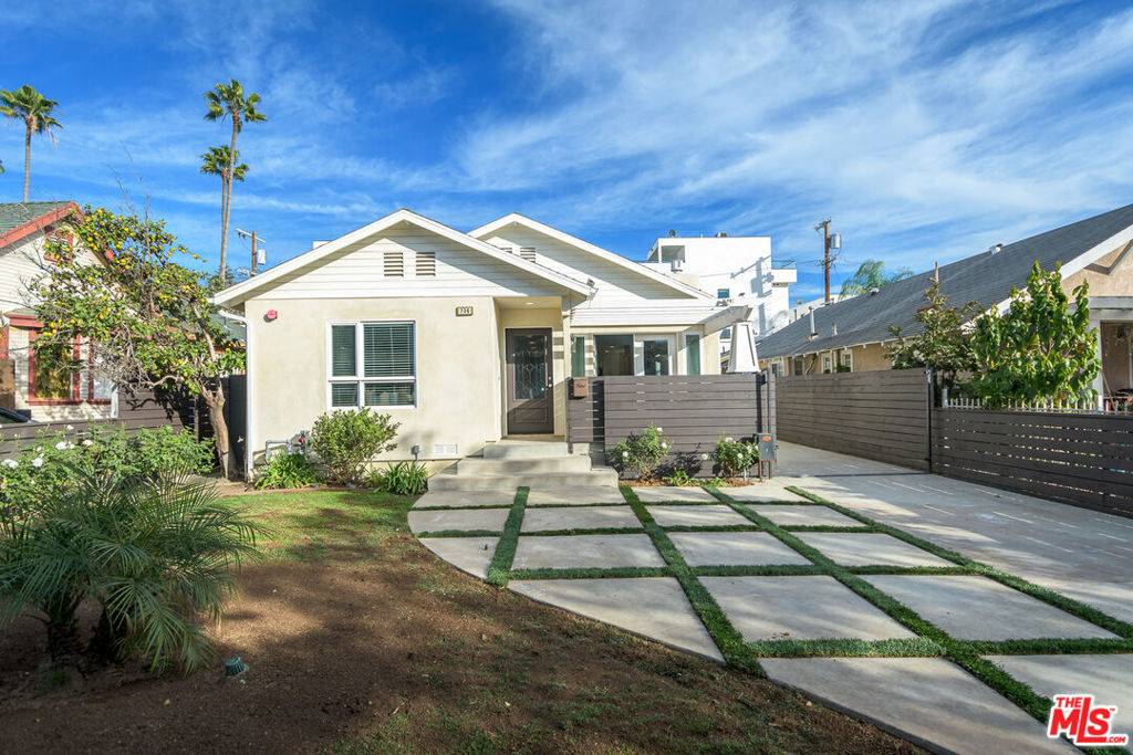 736 N Wilton PL, Los Angeles, CA 90038
