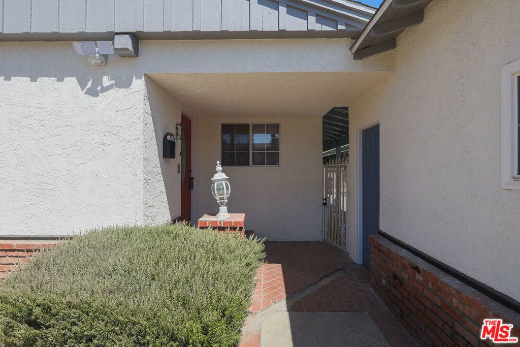 Northridge, CA 91325,8300 Zelzah AVE