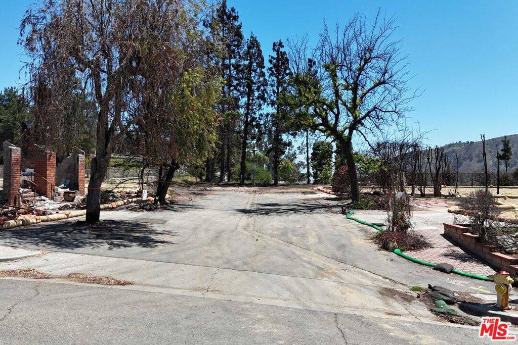Pacific Palisades, CA 90272,17138 Avenida De La Herradura