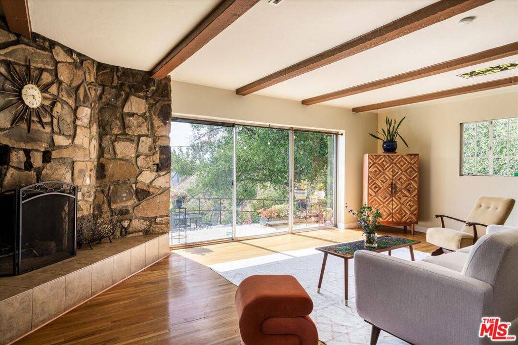 11111 Tujunga Canyon BLVD, Tujunga, CA 91042
