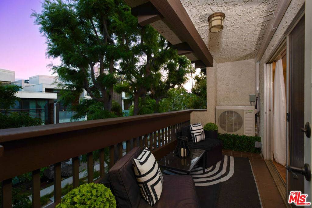 West Hollywood, CA 90069,9061 Keith AVE #303