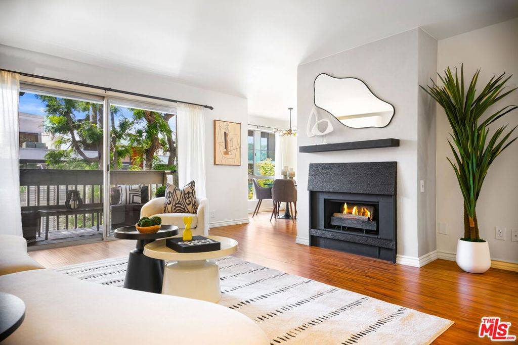 9061 Keith AVE #303, West Hollywood, CA 90069